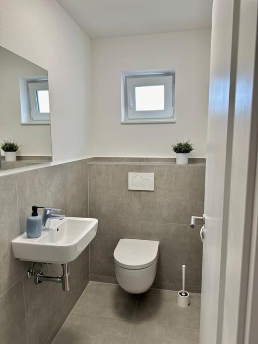 Amao-Pearl I Comfort Suite I 94Qm I Kingsize-Bett I Exklusiv Mit Balkon & Tiefgarage I Aufzug Offenburg Bagian luar foto