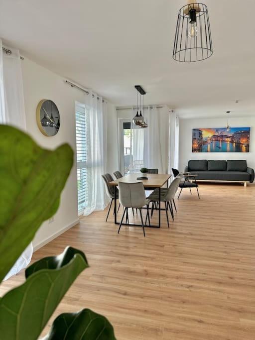 Amao-Pearl I Comfort Suite I 94Qm I Kingsize-Bett I Exklusiv Mit Balkon & Tiefgarage I Aufzug Offenburg Bagian luar foto