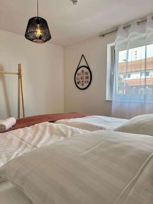 Amao-Pearl I Comfort Suite I 94Qm I Kingsize-Bett I Exklusiv Mit Balkon & Tiefgarage I Aufzug Offenburg Bagian luar foto